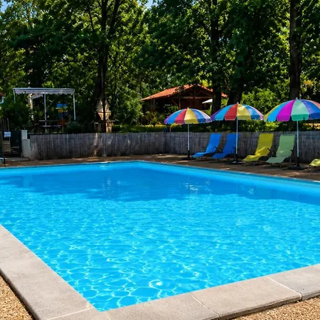 Les Chalets Du Gelat Holiday home Noaillan