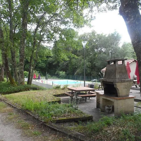 Les Chalets Du Gelat Holiday home Noaillan